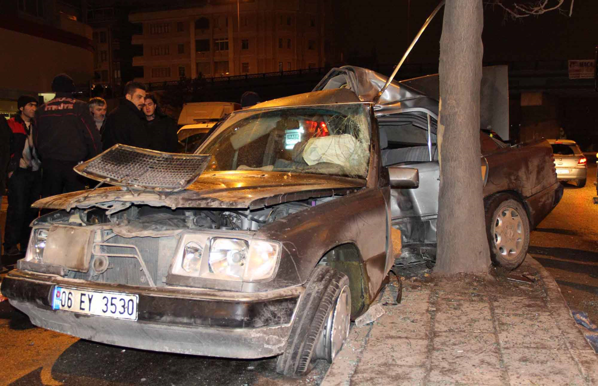 Başkentte Sıkışmalı Trafik Kazası: 3 Yaralı