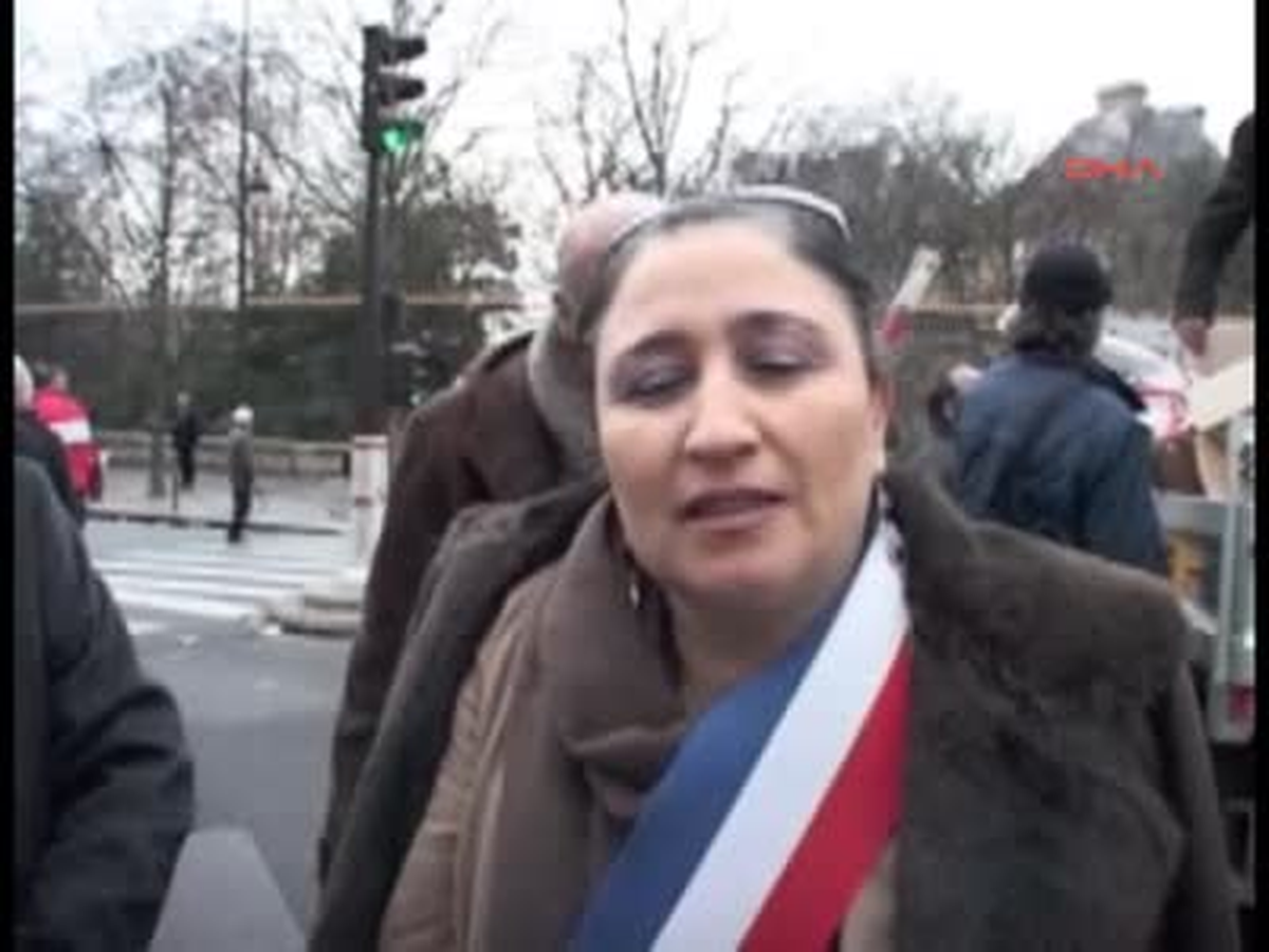 Binlerce Türk Paris\'te Protesto Gösterisi Düzenledi