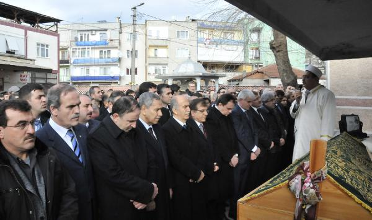 Bülent Arınç, CHP\'ye Yeni Kurultaylar Diledi
