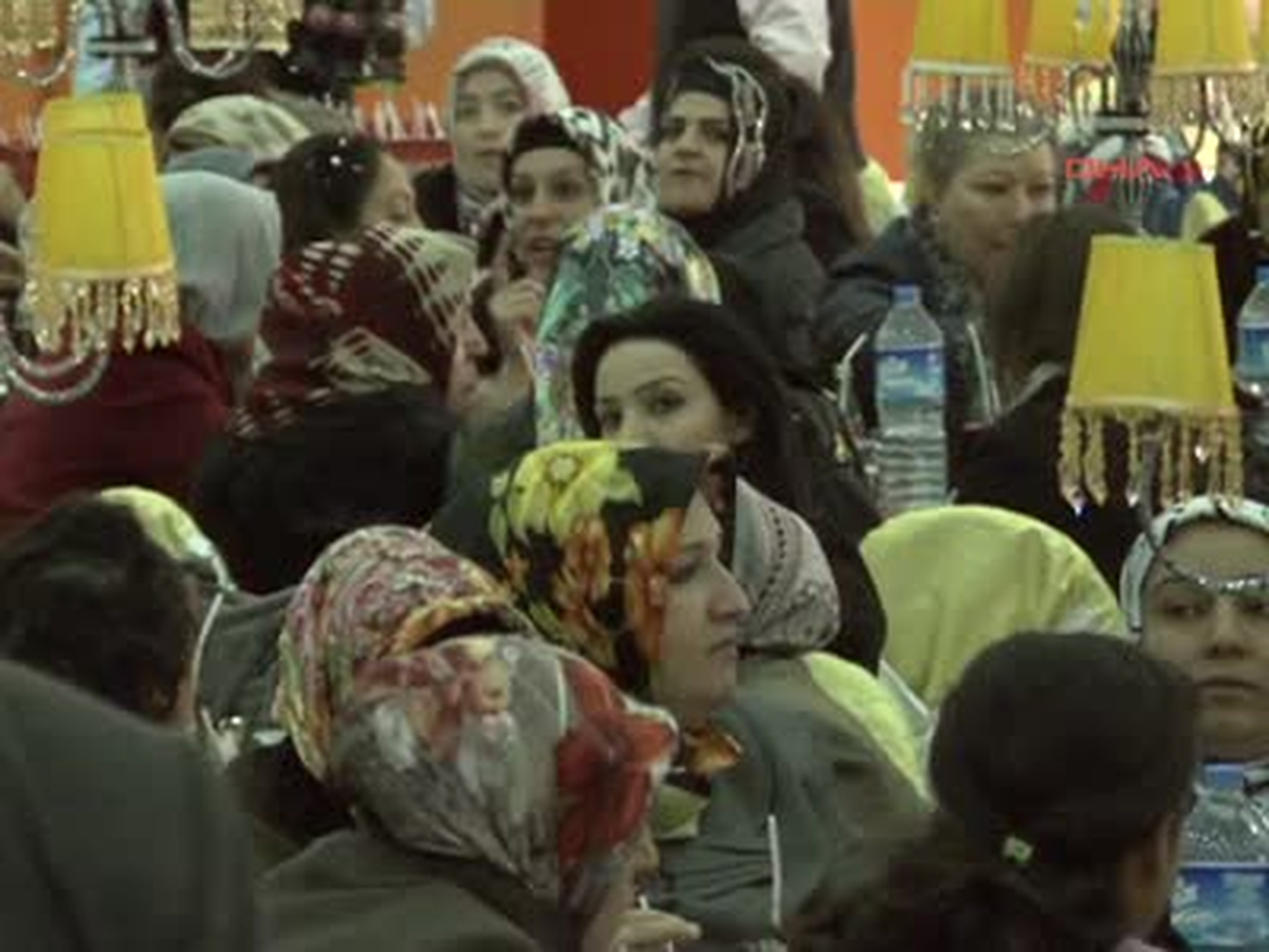 Diyarbakır1 Bakan Eker: Birileri Bölgede İşsizliğin Artması İçin Gayret Gösteriyor
