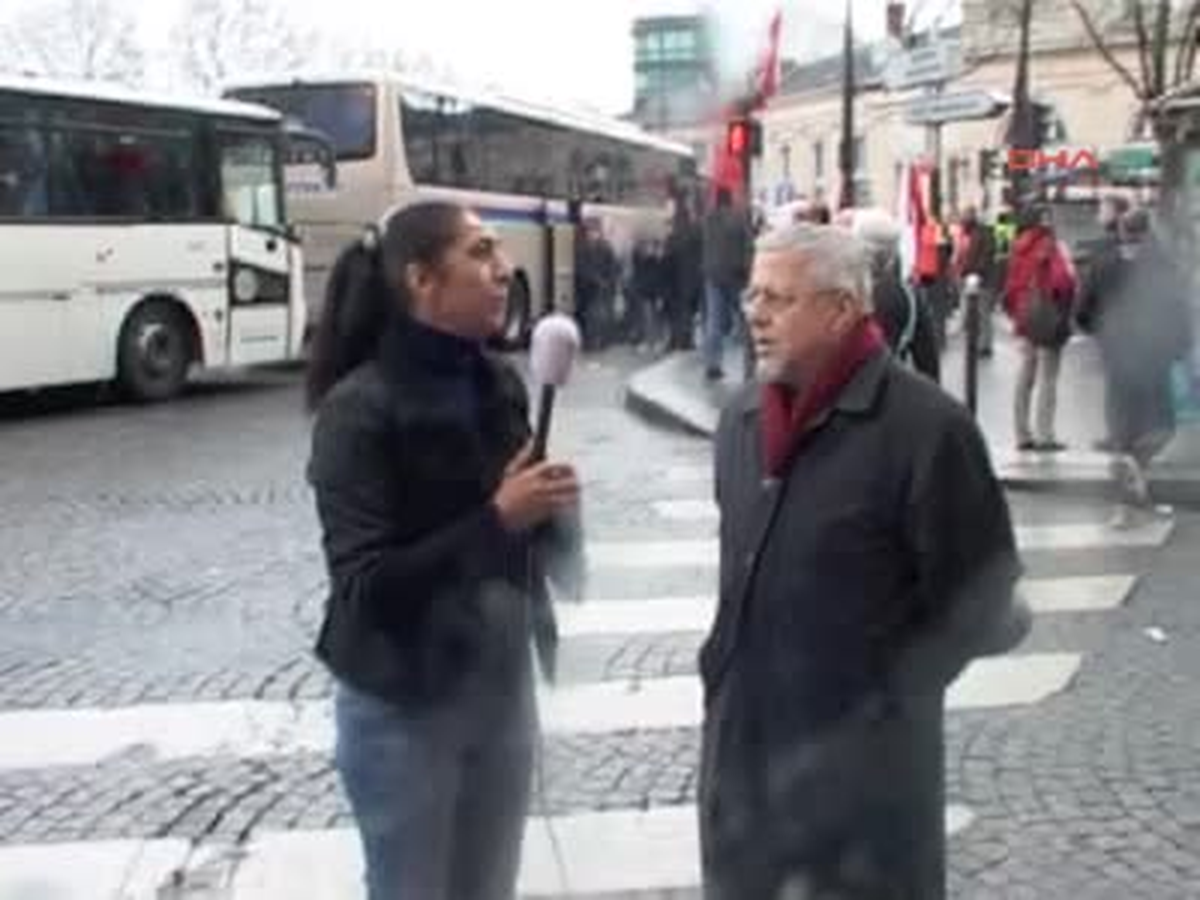 Türkler Paris\'te Protesto İçin Toplandı