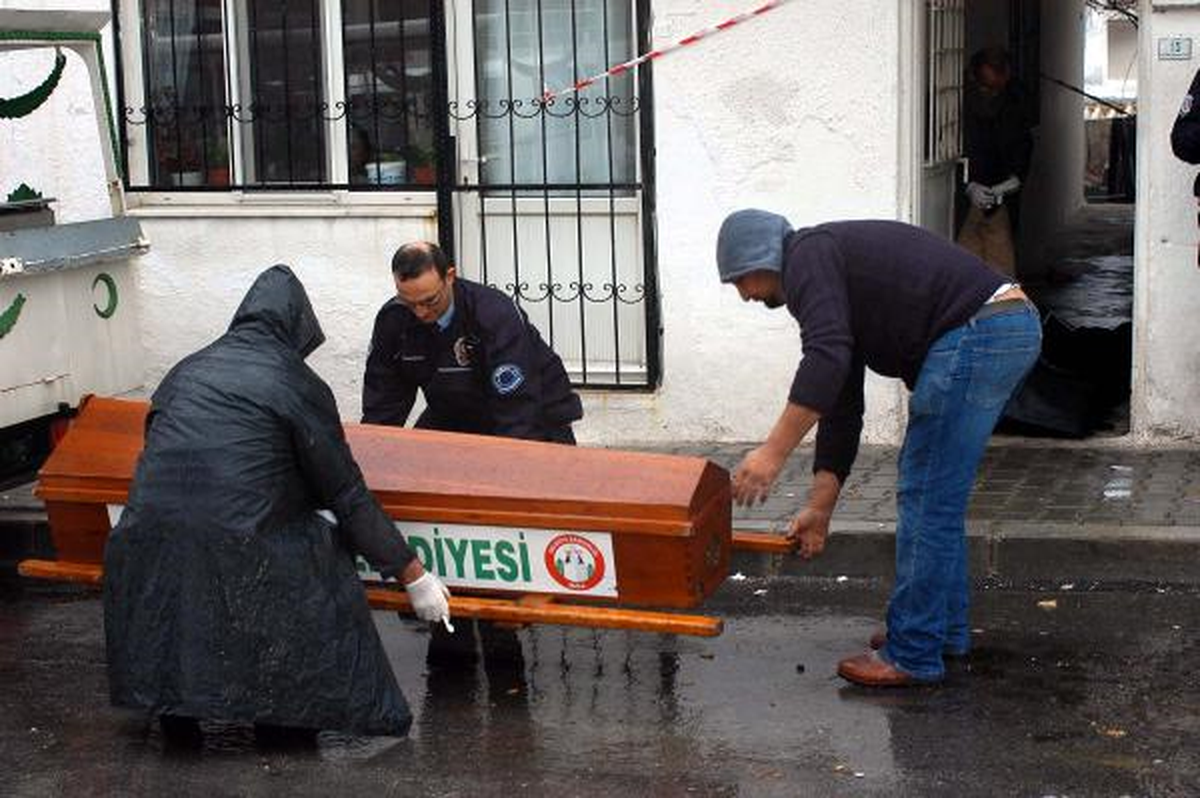 Elektrikli Battaniye Kısa Devre Yapınca Öldü