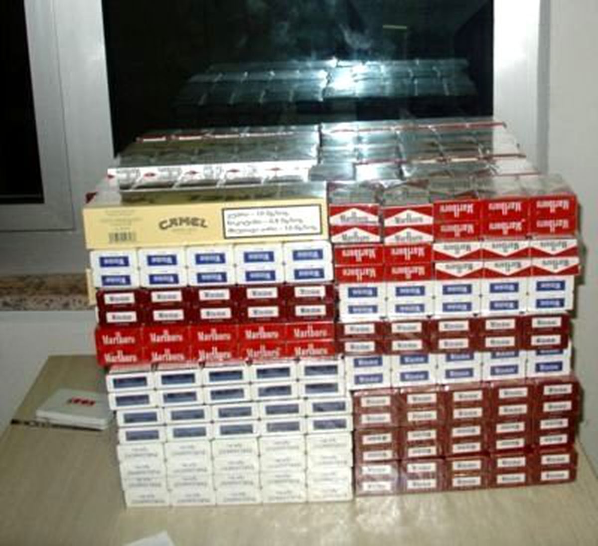 Eruh\'ta 17 Bin 212 Paket Kaçak Sigara Ele Geçirildi