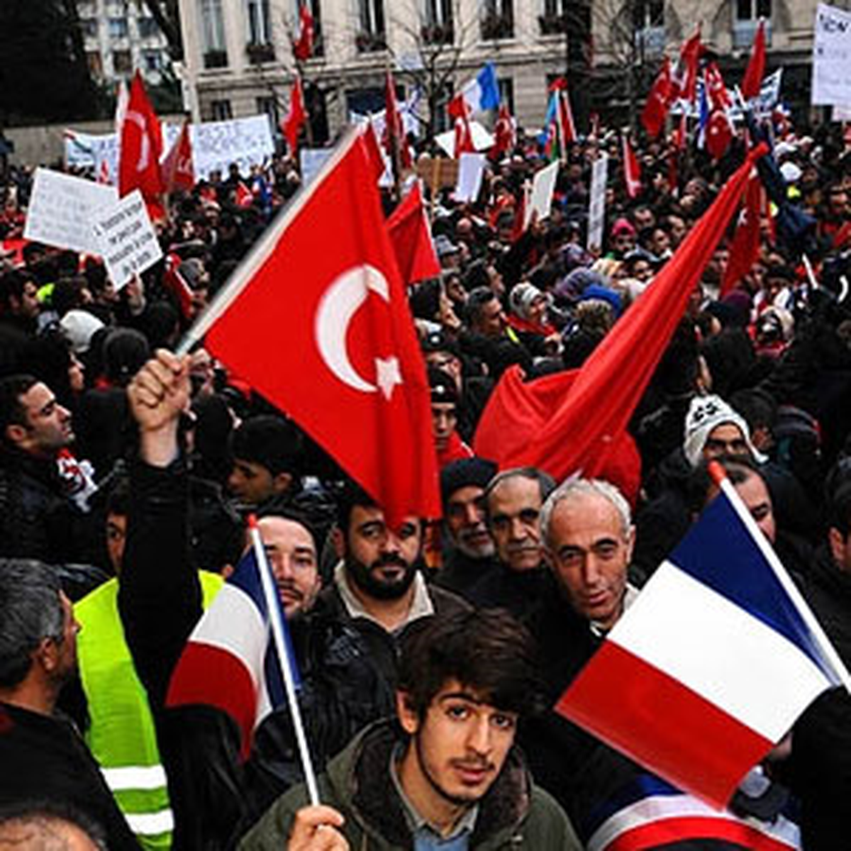 Fransa\'nın Başkentinde \'Türk İsyanı\'