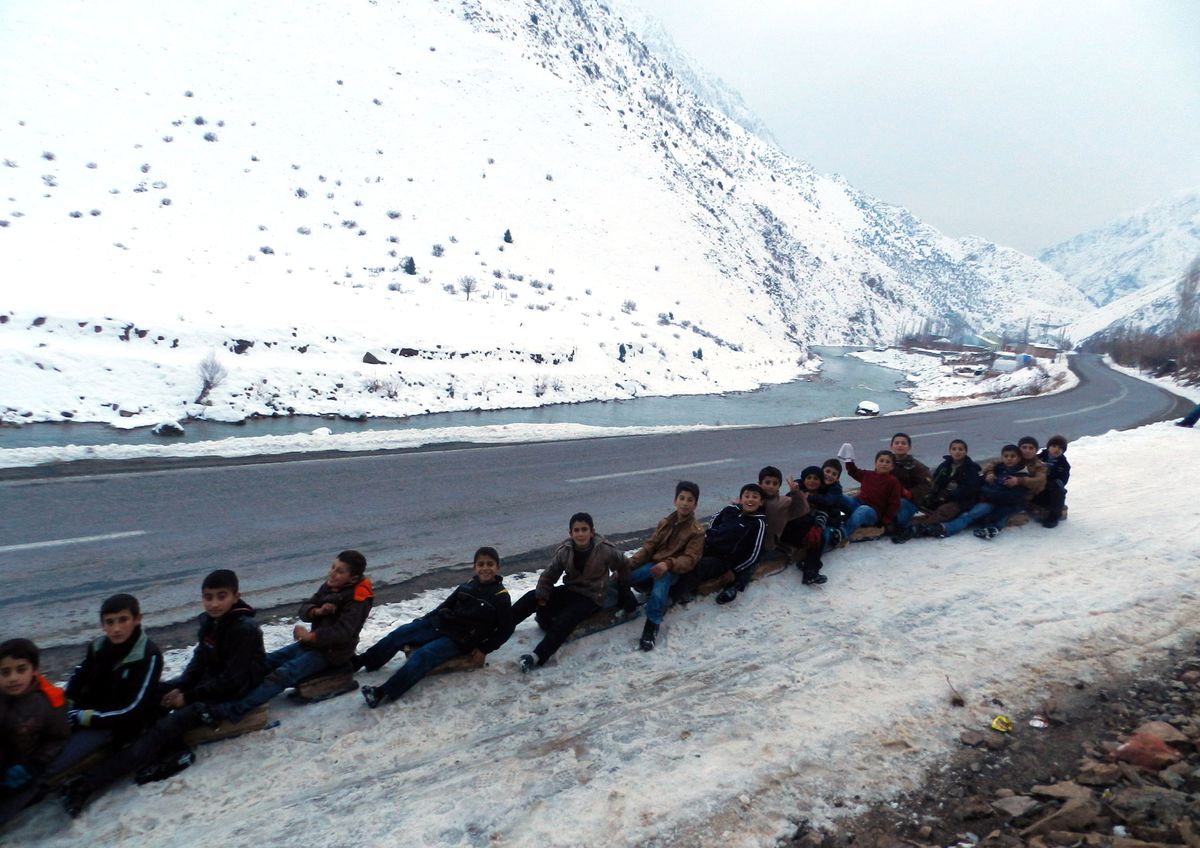 Hakkarili Öğrencilerin Tehlikeli Eğlencesi