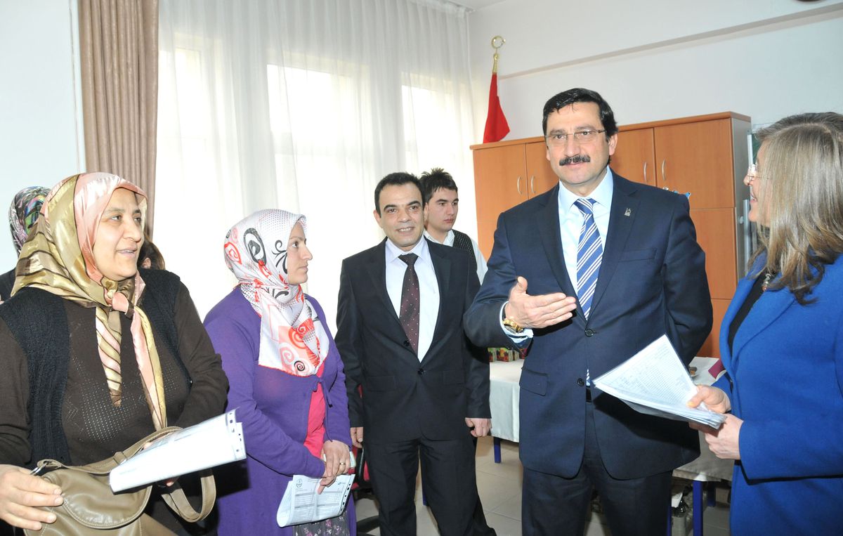 Keçiören Otistik Çocuklar Eğitim Merkezi\'nde Karne Heyecanı