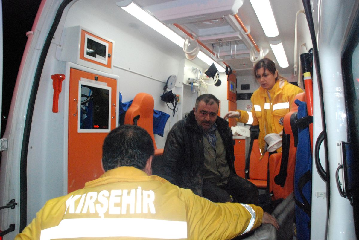 Otomobil Dereye Uçtu: 1 Yaralı