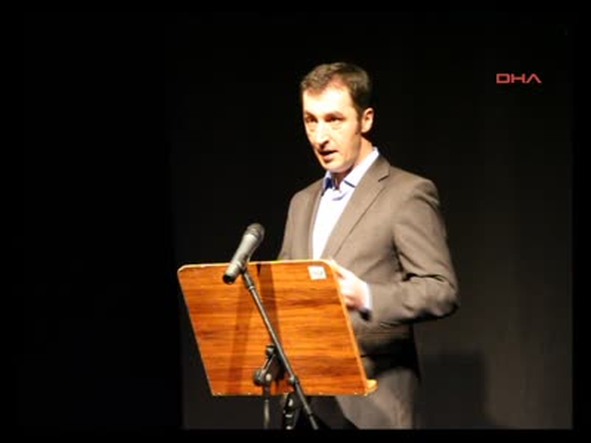 Özdemir: \'Demokrasi Yolu Dink Davasından Geçiyor"