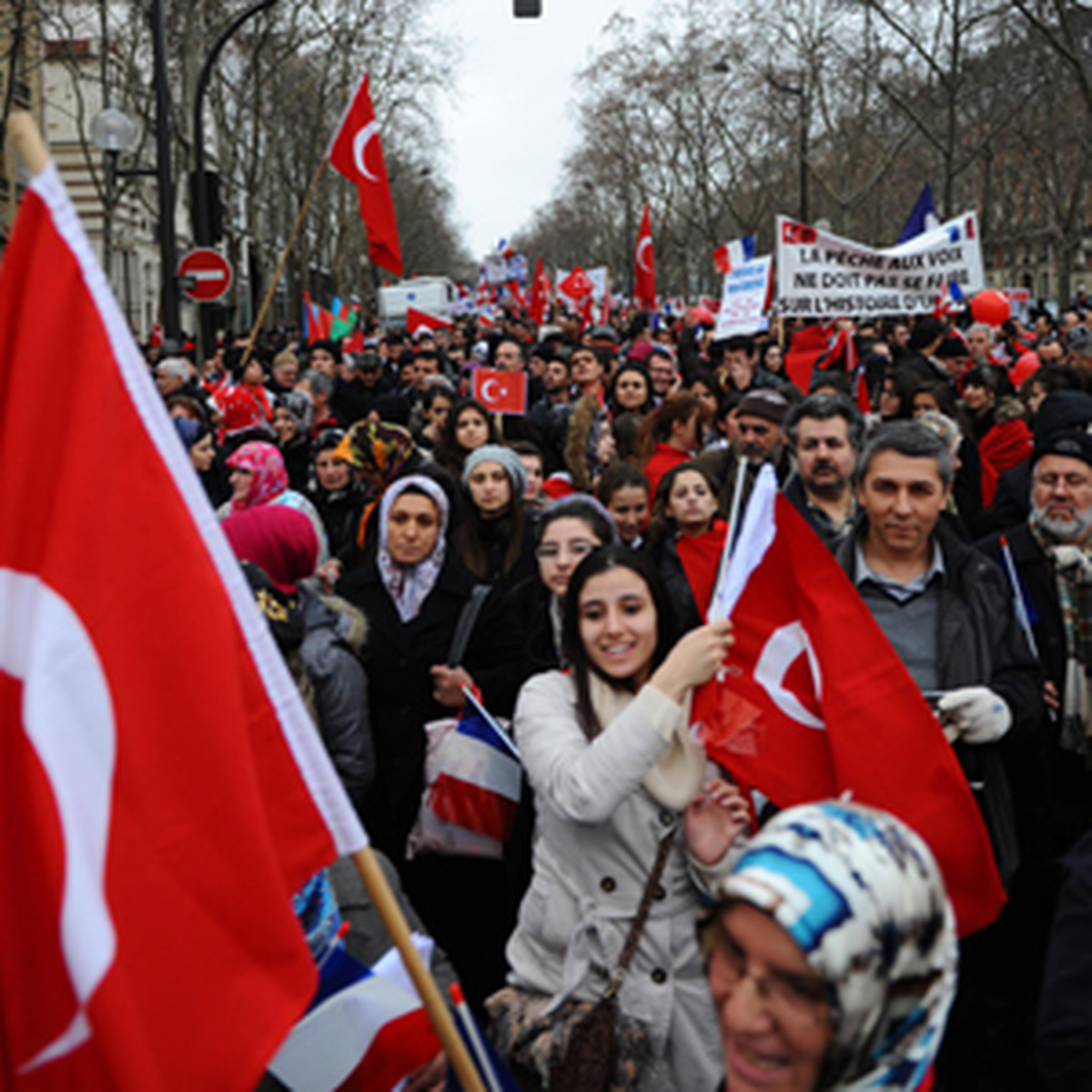 Paris\'te Türklerin Ayak Sesleri