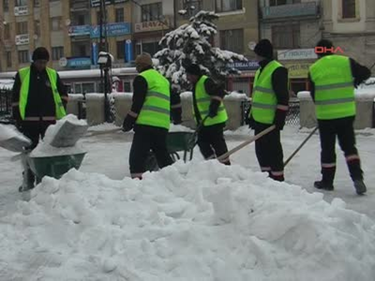 Sivas\'ta Soğuk Hava Etkisini Sürdürdü