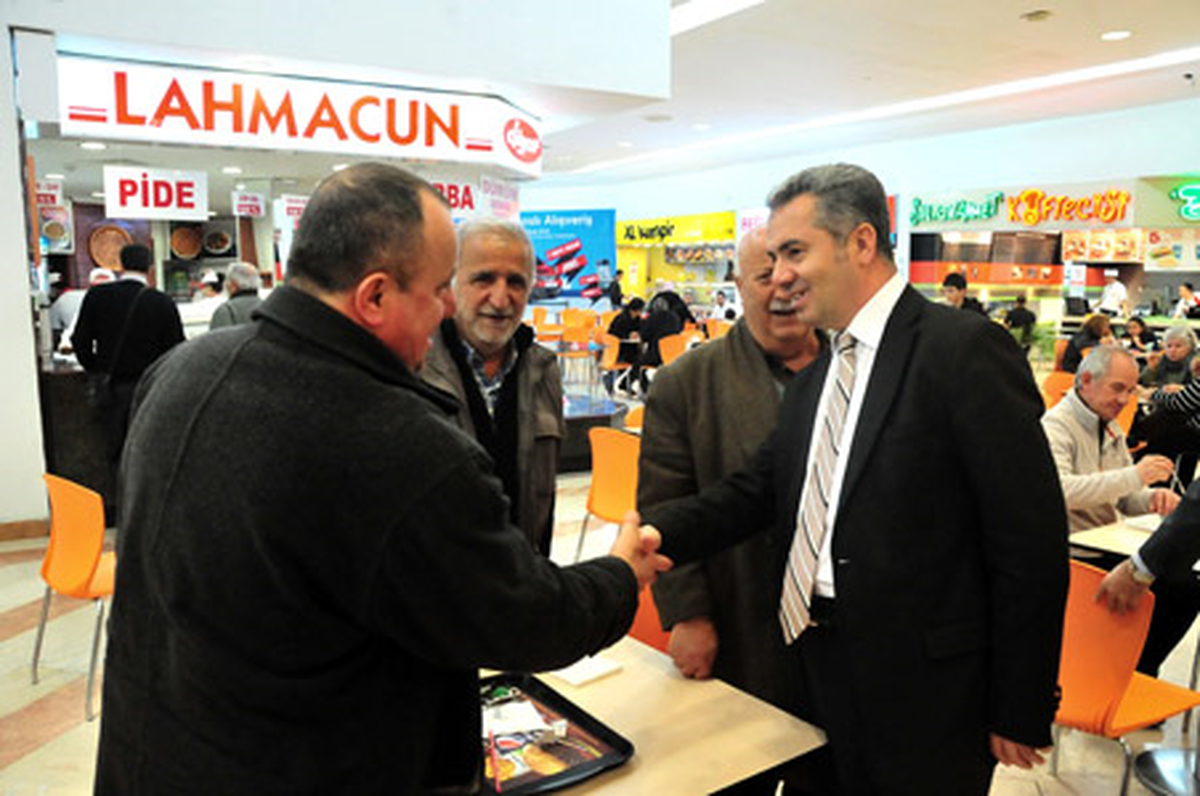 Uzun, Migros AVM'de Halkla Buluştu