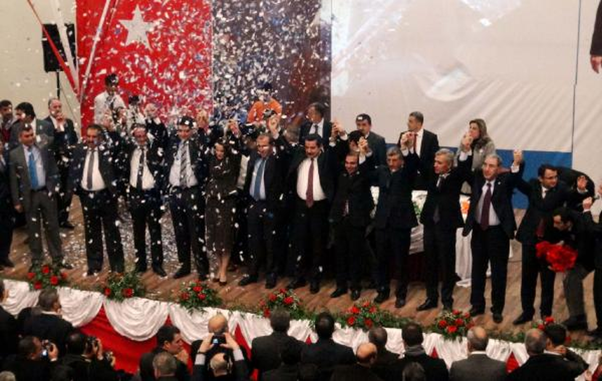 Bakan Faruk Çelik: 'Chp Genel Başkan Bulamadı'