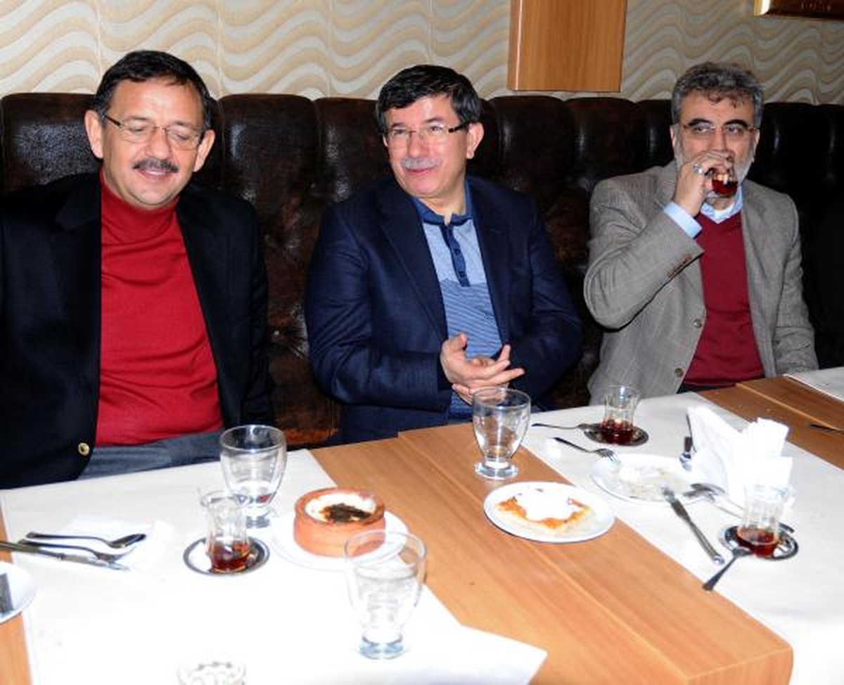 Bakanlar Namaz Sonrası Çorbacıda