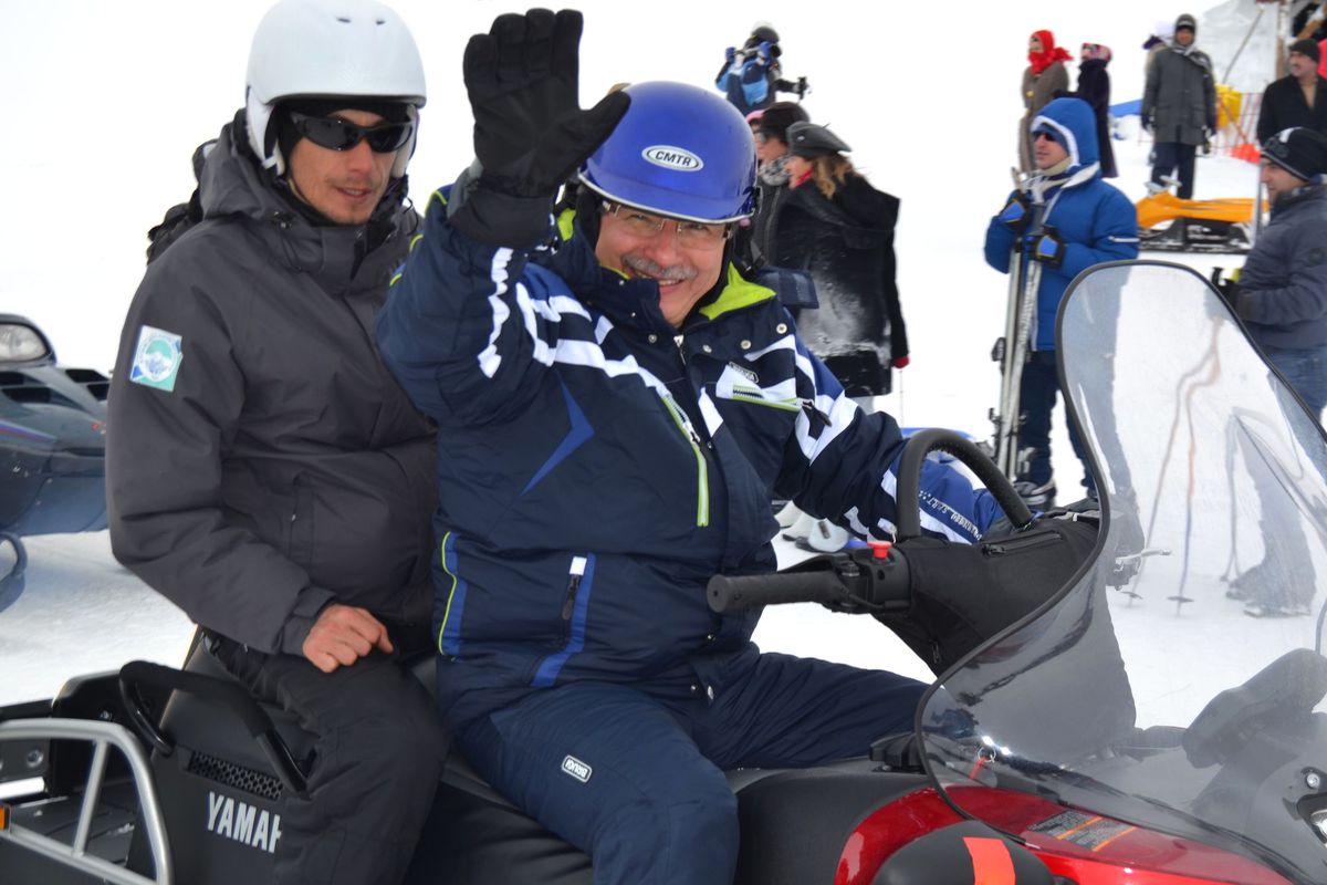Bakanların Jet Ski ve Sucuk Ekmek Keyfi