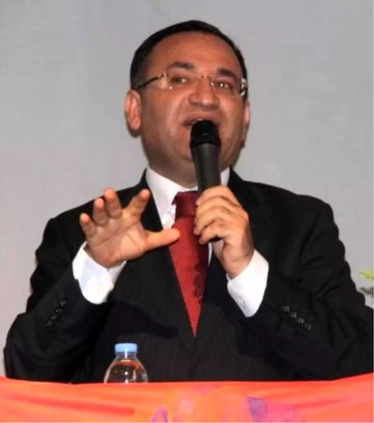 Başbakan Yardımcısı Bozdağ: Muhalefet Sadece Gazete Haberlerini Yorumluyor