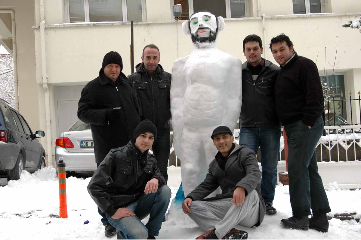 Beyşehir\'de Kar Yağışı Keyfe Dönüştü