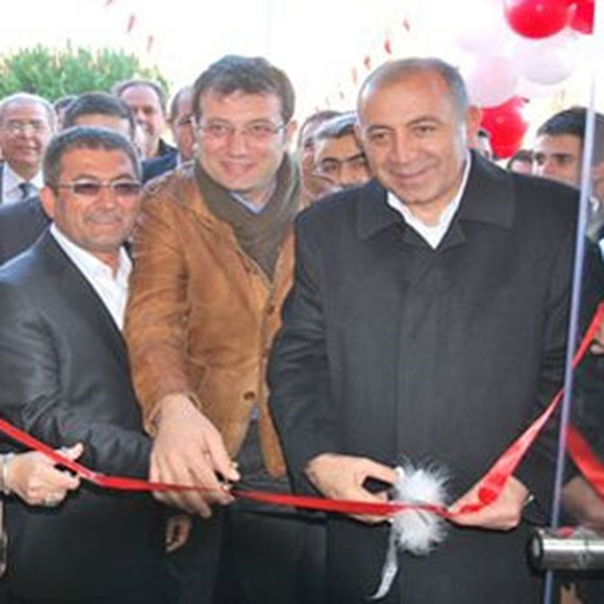 CHP Genel Başkan Yardımcısı Gürsel Tekin Açılışa Katıldı