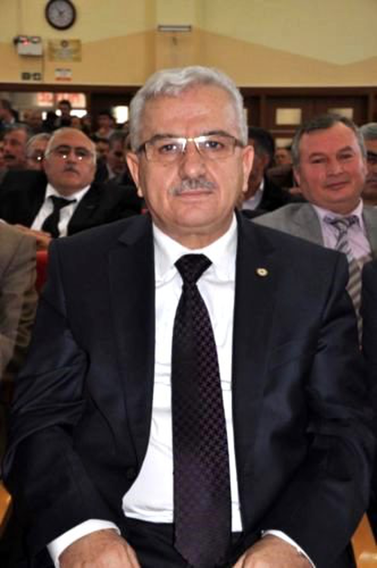 Esnafın Genel Kurulu Siyaset Arenasına Döndü