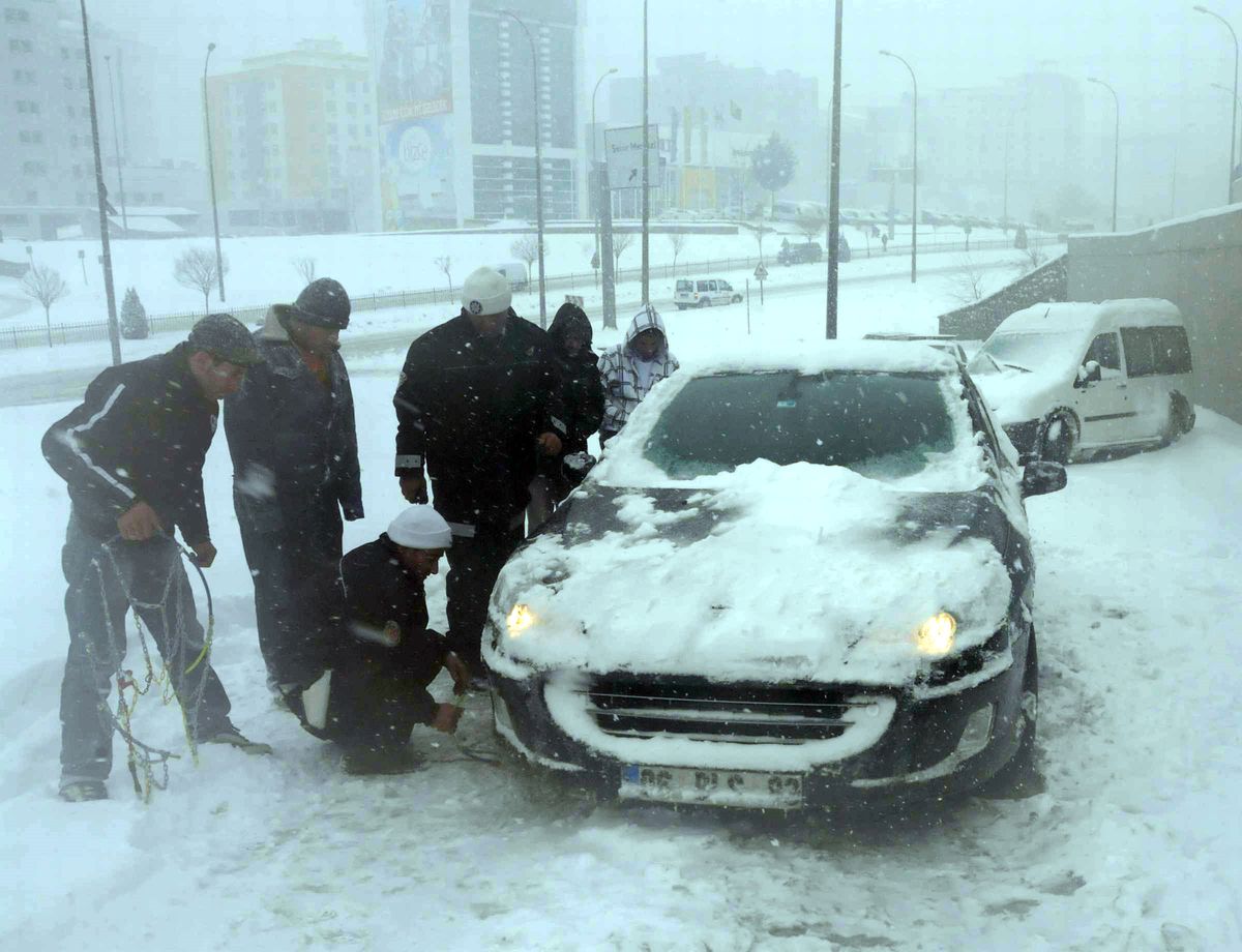 Gaziantep Kar İlye Mücadeleye Devam Ediyor
