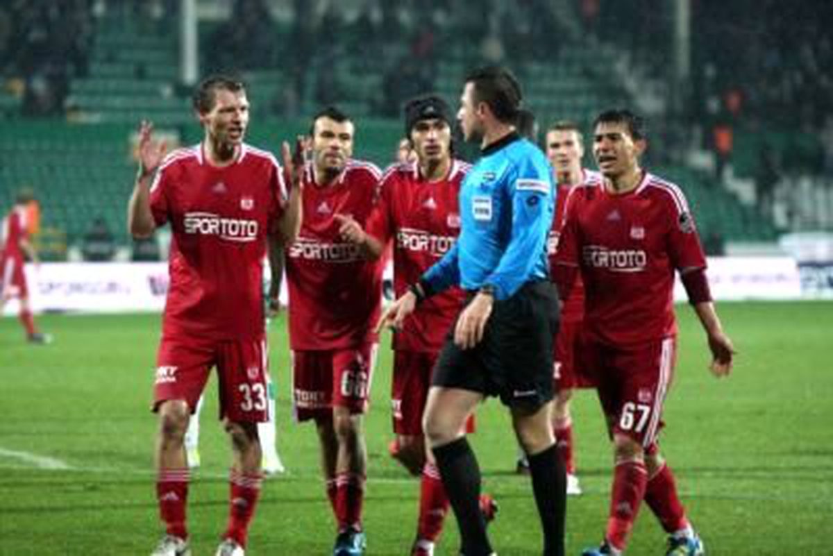 Hüseyin Göçek Polisle Çıktı