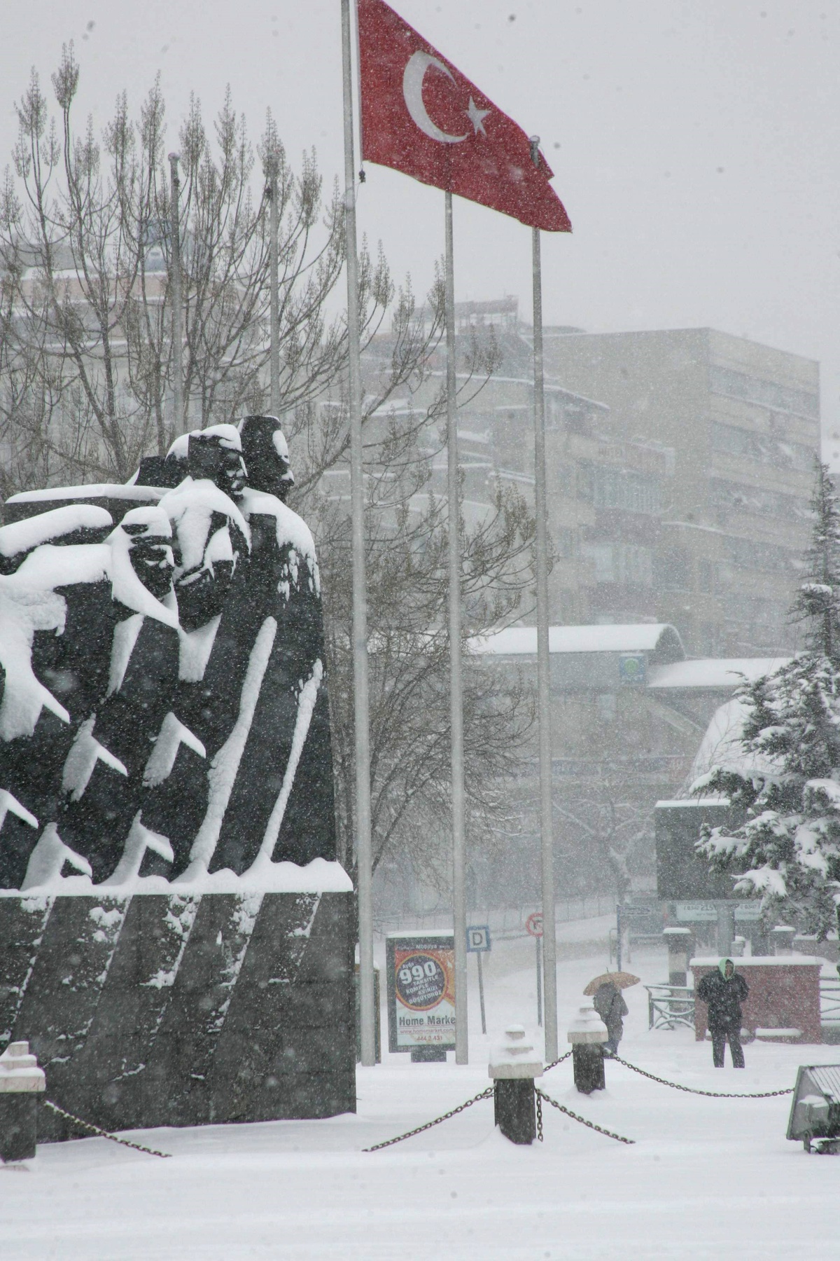 Kar Yağışı Gaziantep'te Hayatı Felç Etti
