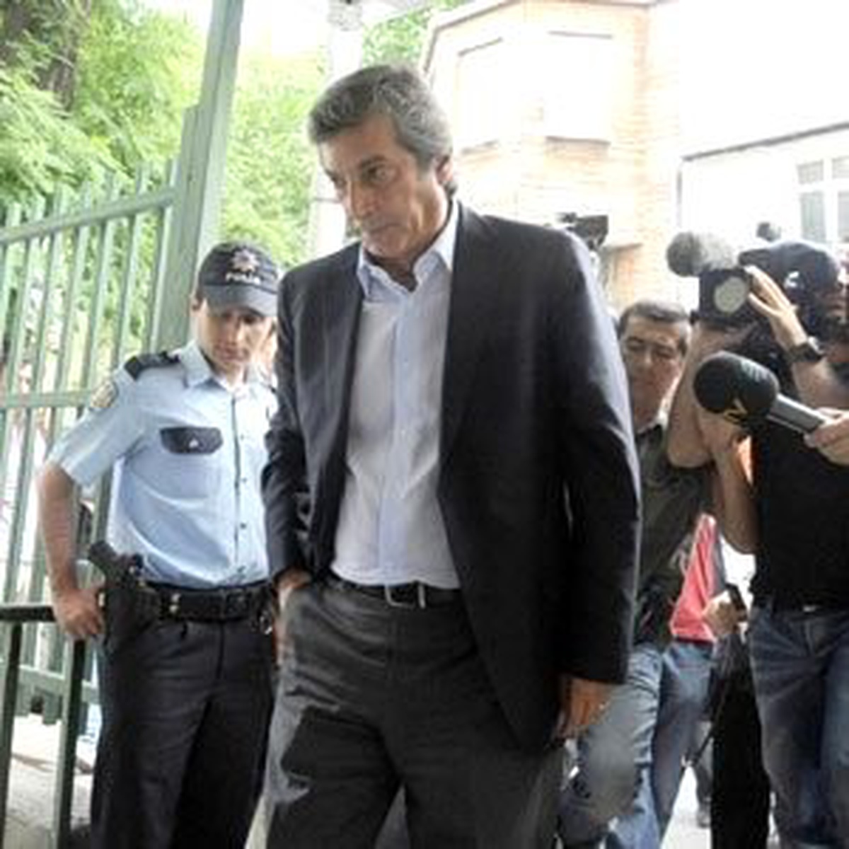 Özaydınlı: Amerika Yıkılır, Biz Yıkılmayız