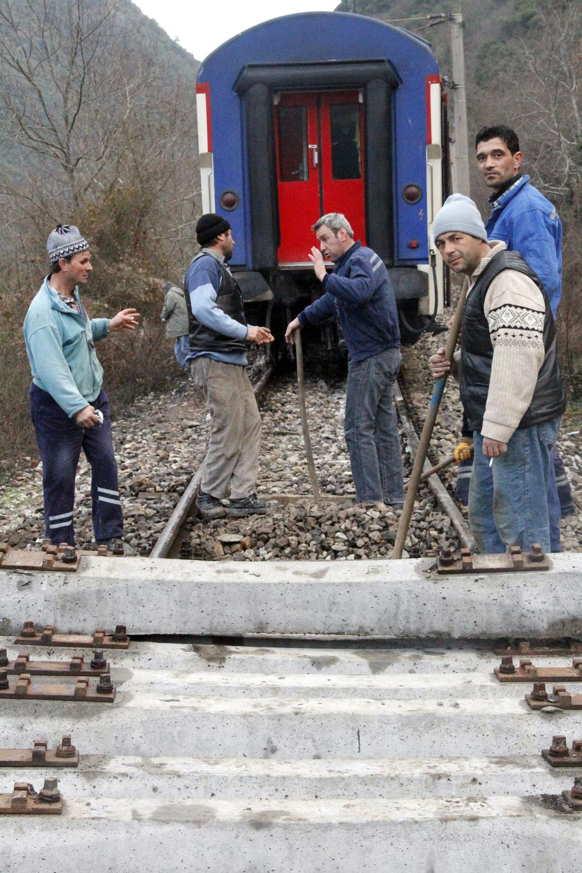 Sakarya'da Yolcu Treni Raydan Çıktı