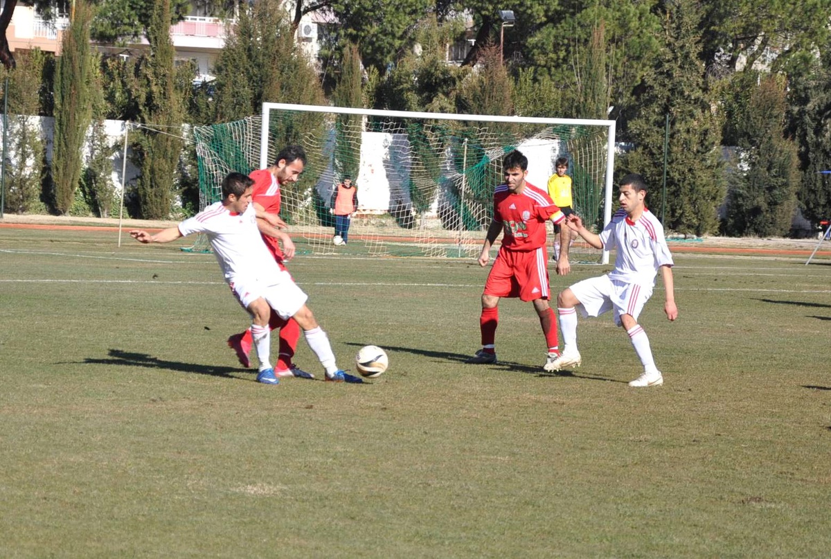 Salihli Belediyespor Kula'yı Farklı Geçti