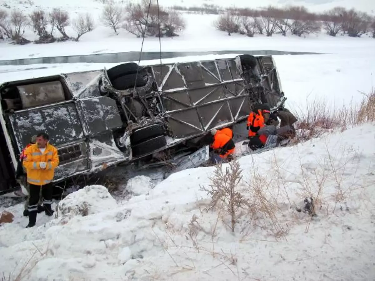 Ağrı\'da Feci Kaza: 4 Öldü