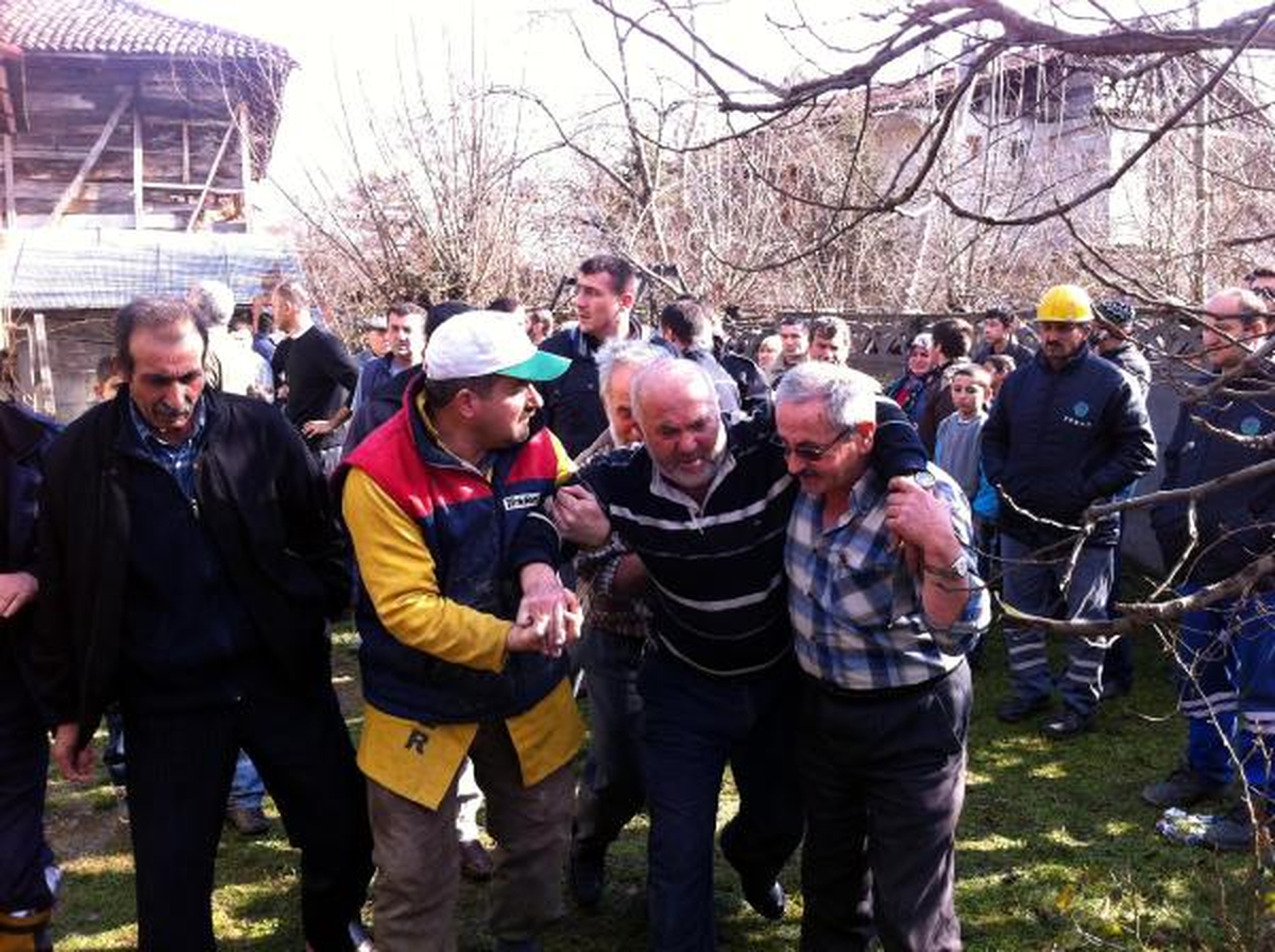 Tek Katlı Ev Alev Alev Yandı