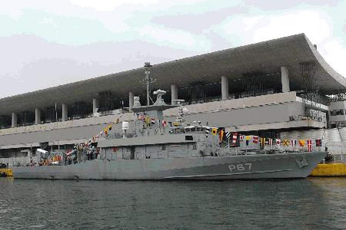 Türk Mayın Gemileri Pire Limanında