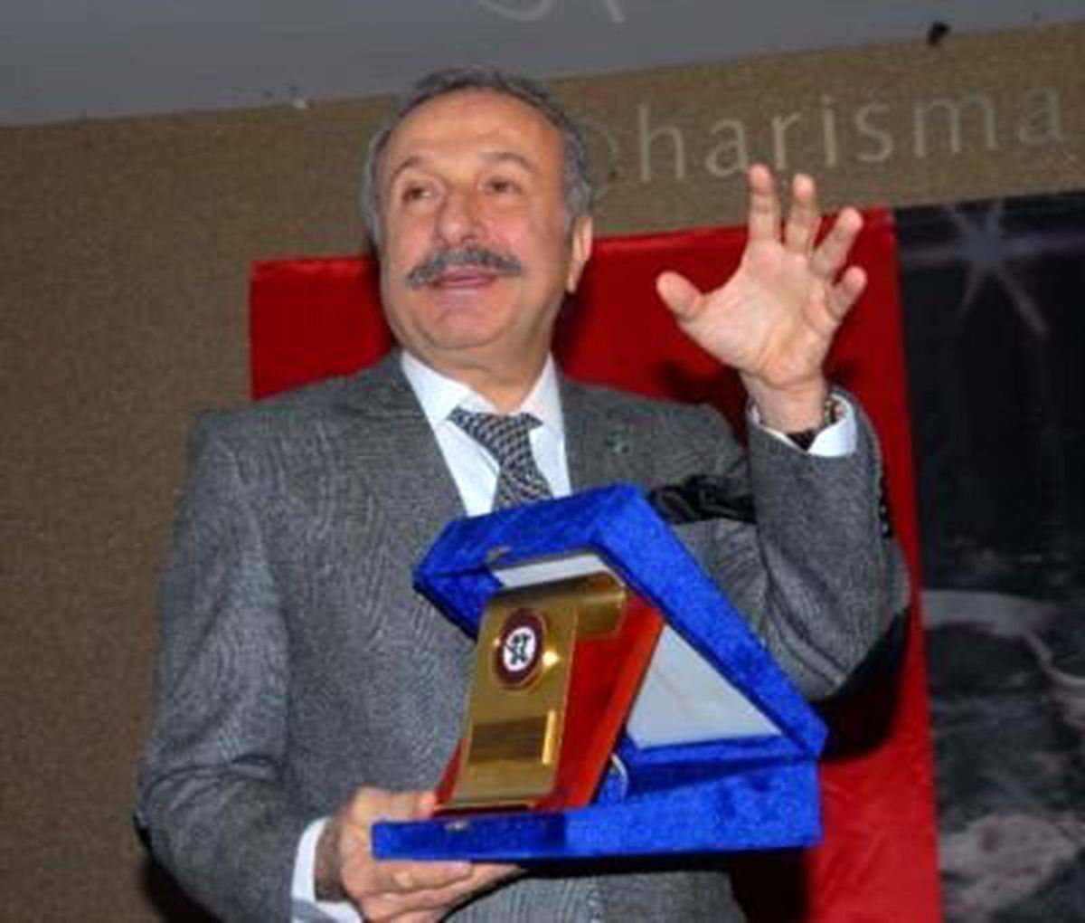 Ulusoy: 'İnsanlar ya Sevinçten ya Dertten Tatile Çıkar'