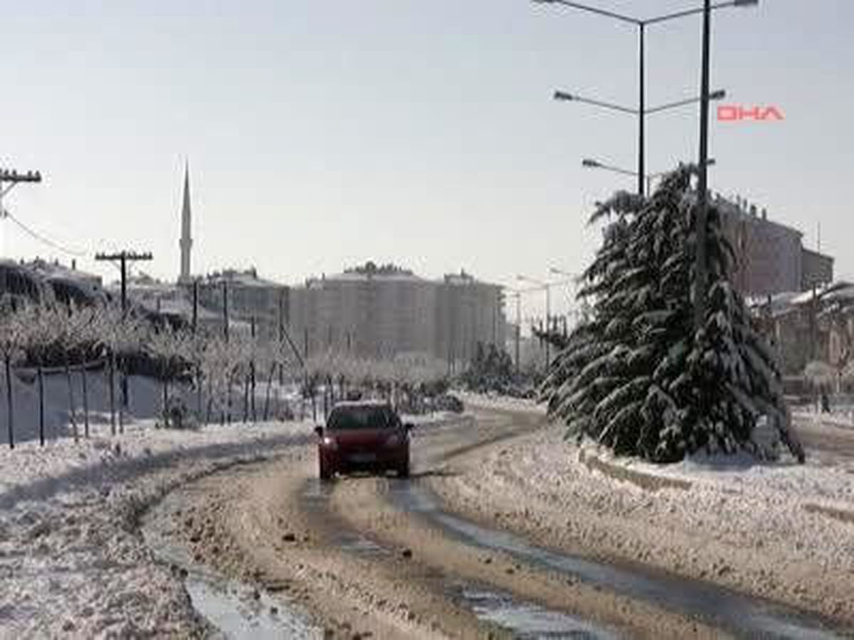 Uşak\'ta Kar Yerini Güneşe Bıraktı