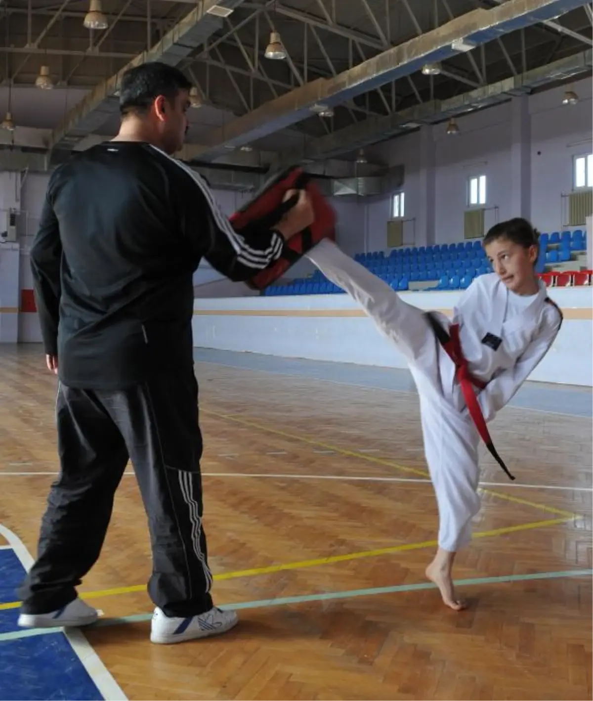 300 Lira Harç Parası İçin \'Karakuşak\' Sınavına Giremiyor