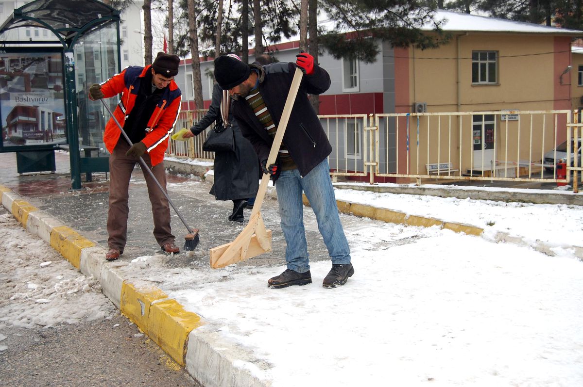 Adıyaman'da 68 Köy ve 109 Mezra Yolu Ulaşıma Kapandı