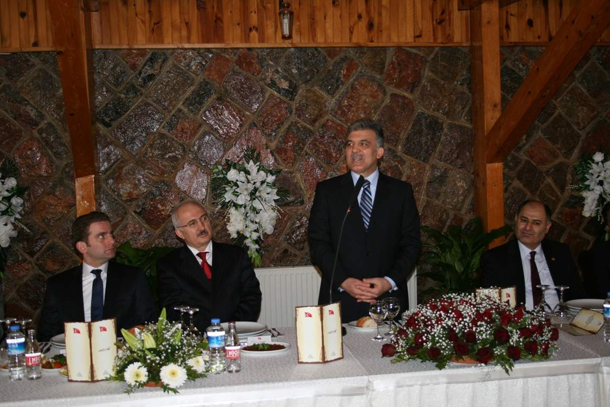 AK Parti Niğde Milletvekili Alparslan Kavaklıoğlu;
