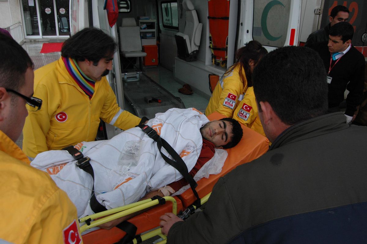 Avcı, Tüfeğini Ayarlarken Kendisini Yaraladı