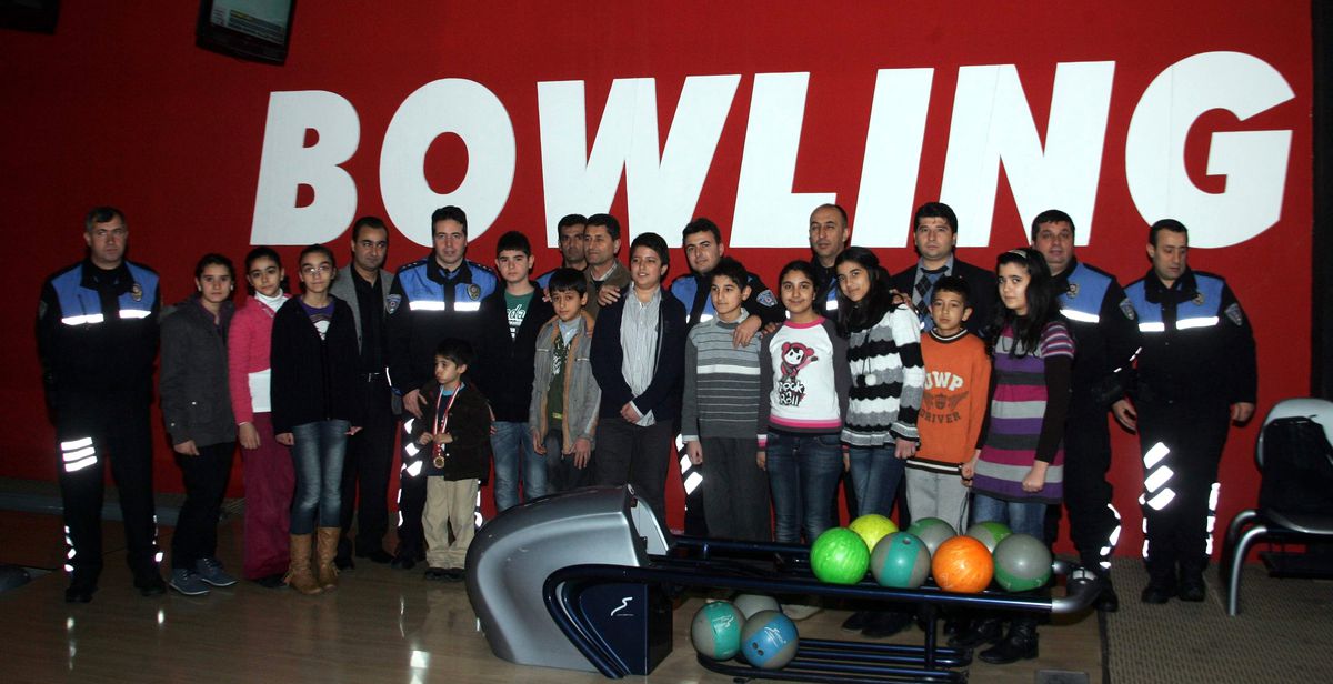 Başarılı Öğrenciler Bowling Oynadı