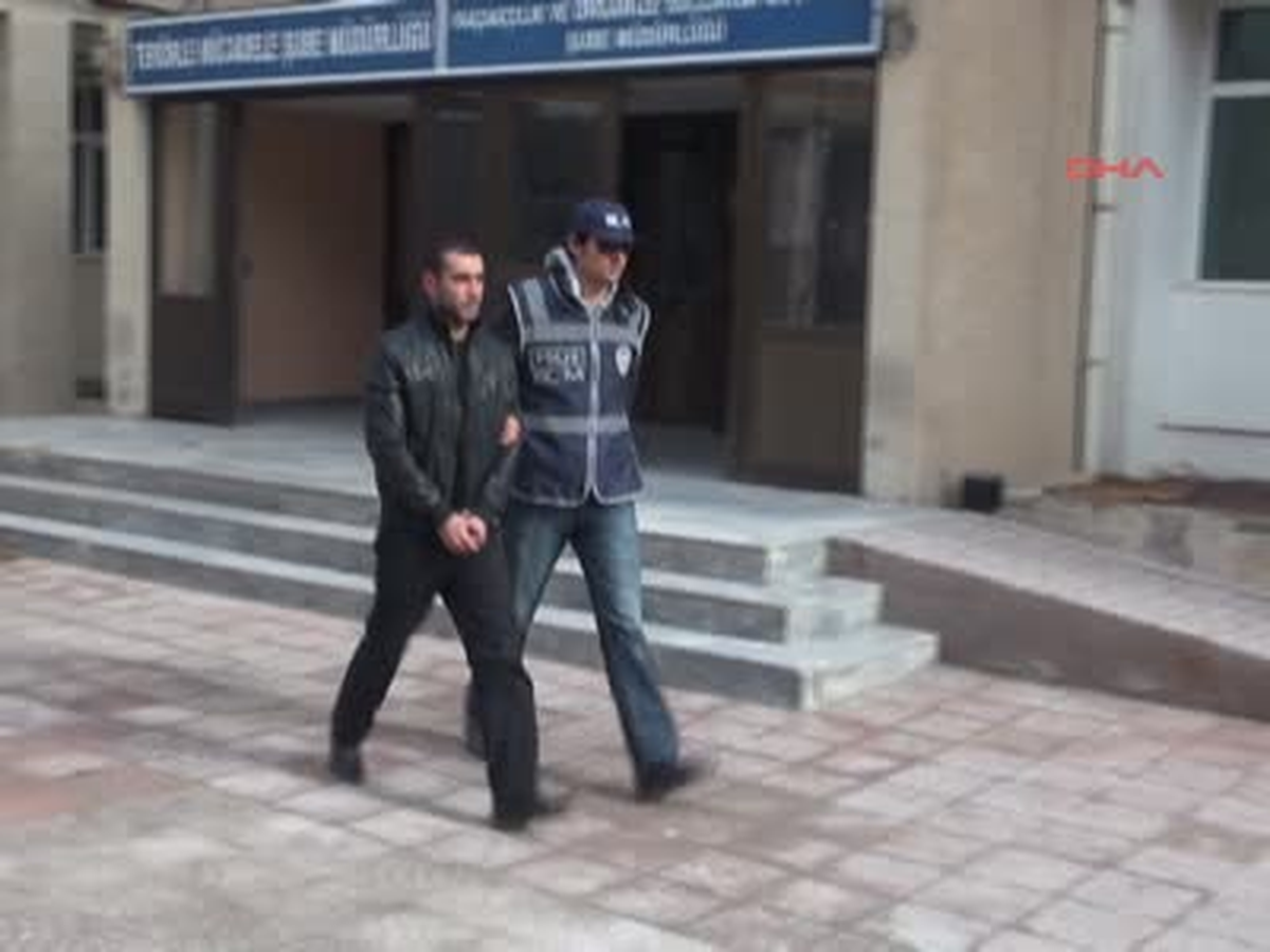 Battaniye Arasında Esrar