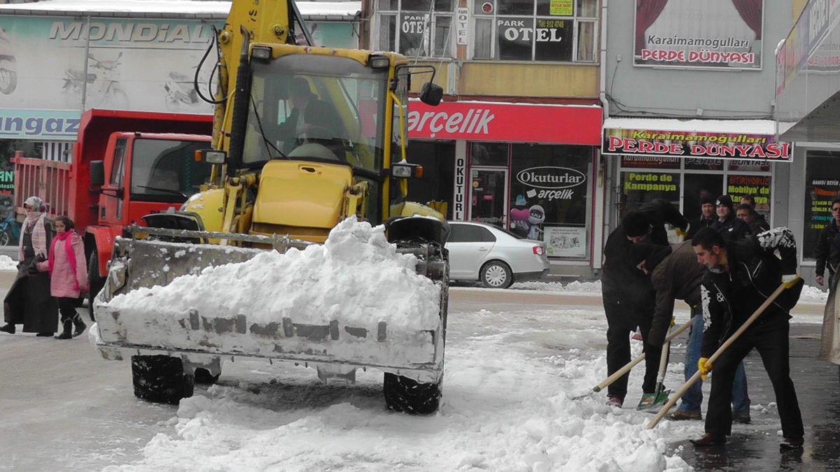Beyşehir\'de Kar Mesaisi