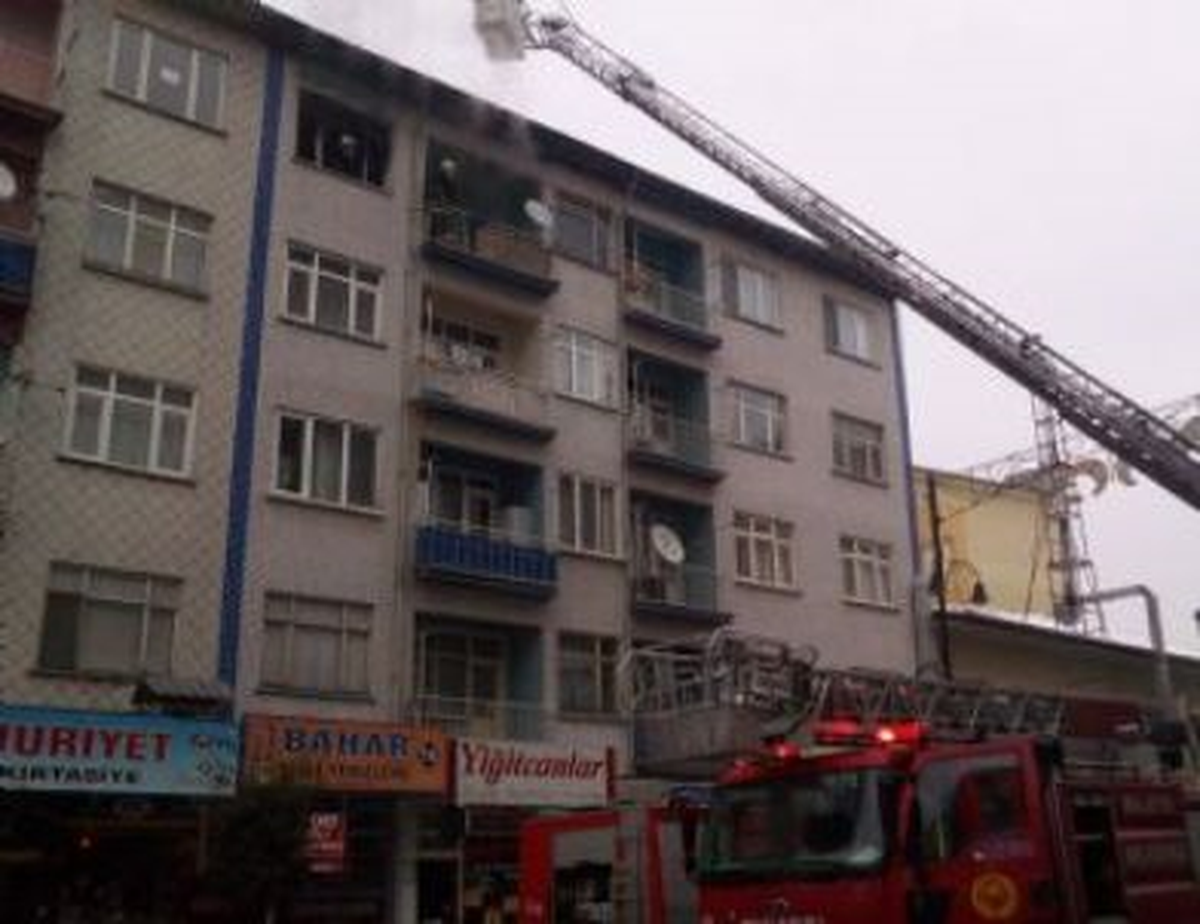 Boş Evde Çıkan Yangın Maddi Hasara Yol Açtı