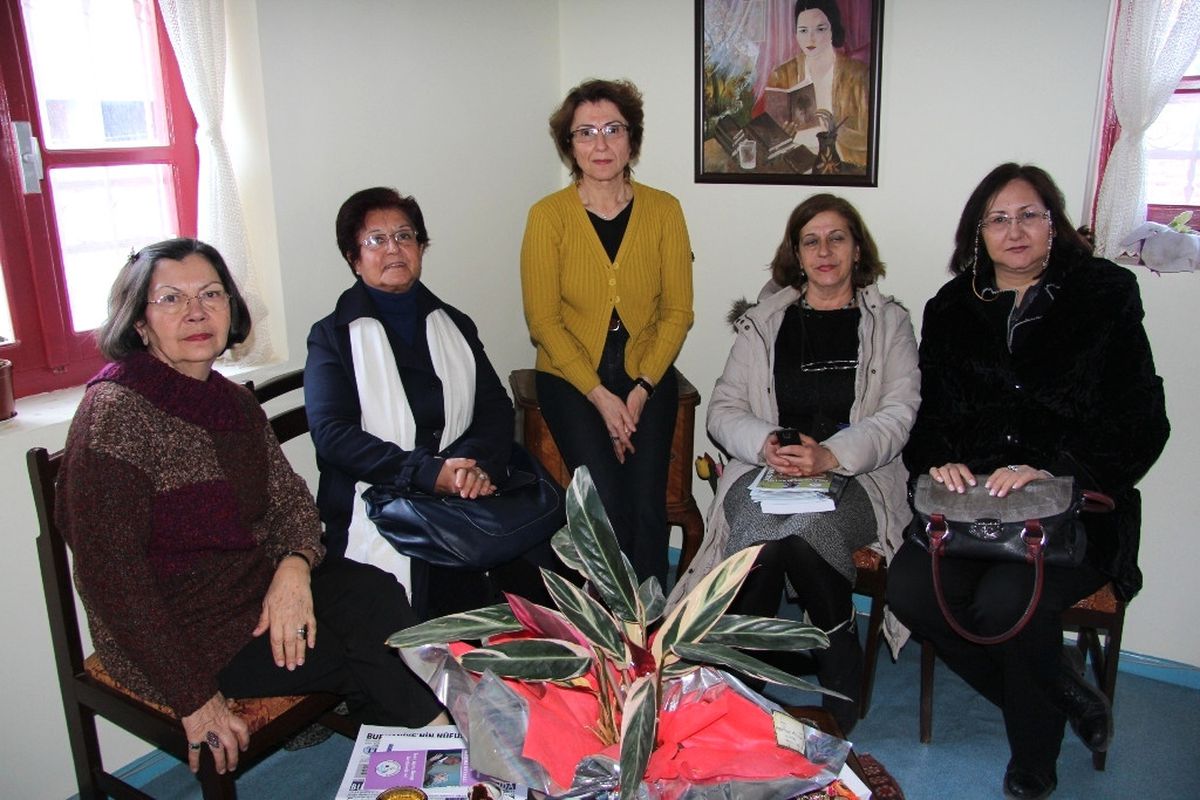 Burhaniye\'de Kadın Danışma Merkezi İlgi Görüyor