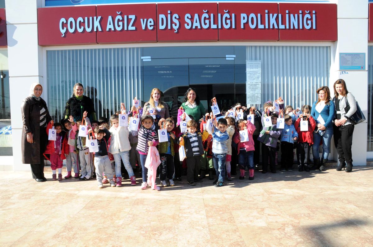 Büyükşehir\'den Minik Öğrencilere Diş Bakımı