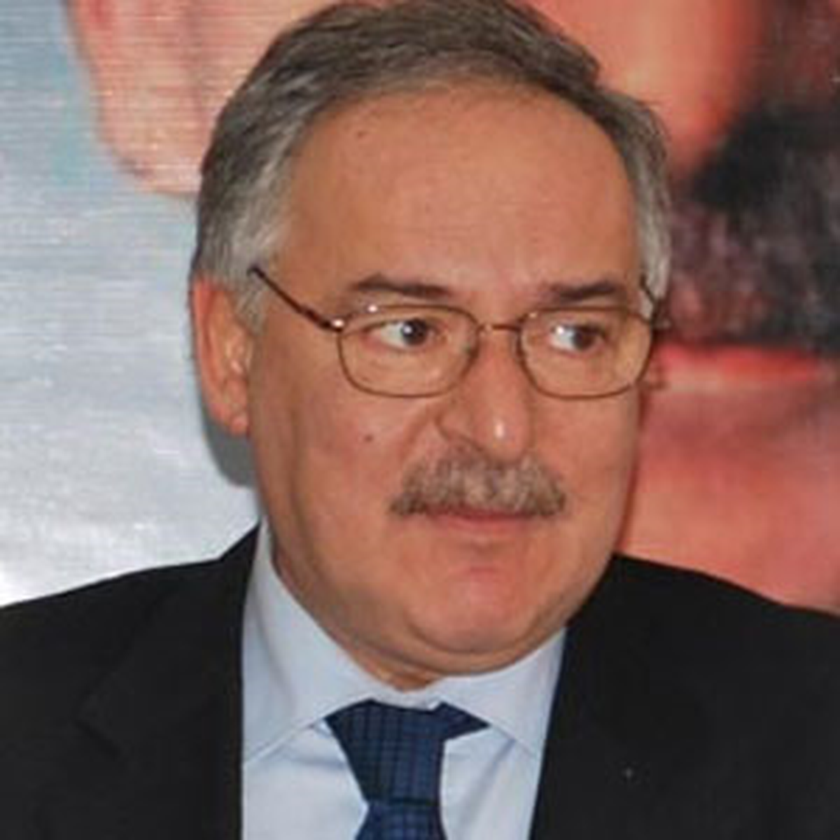 Chp\'li Koç, Fransa\'da Meydan Okudu: "Soykırım Değildir"
