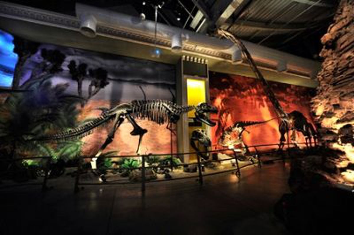 Dinozorlar Şehre İndi!