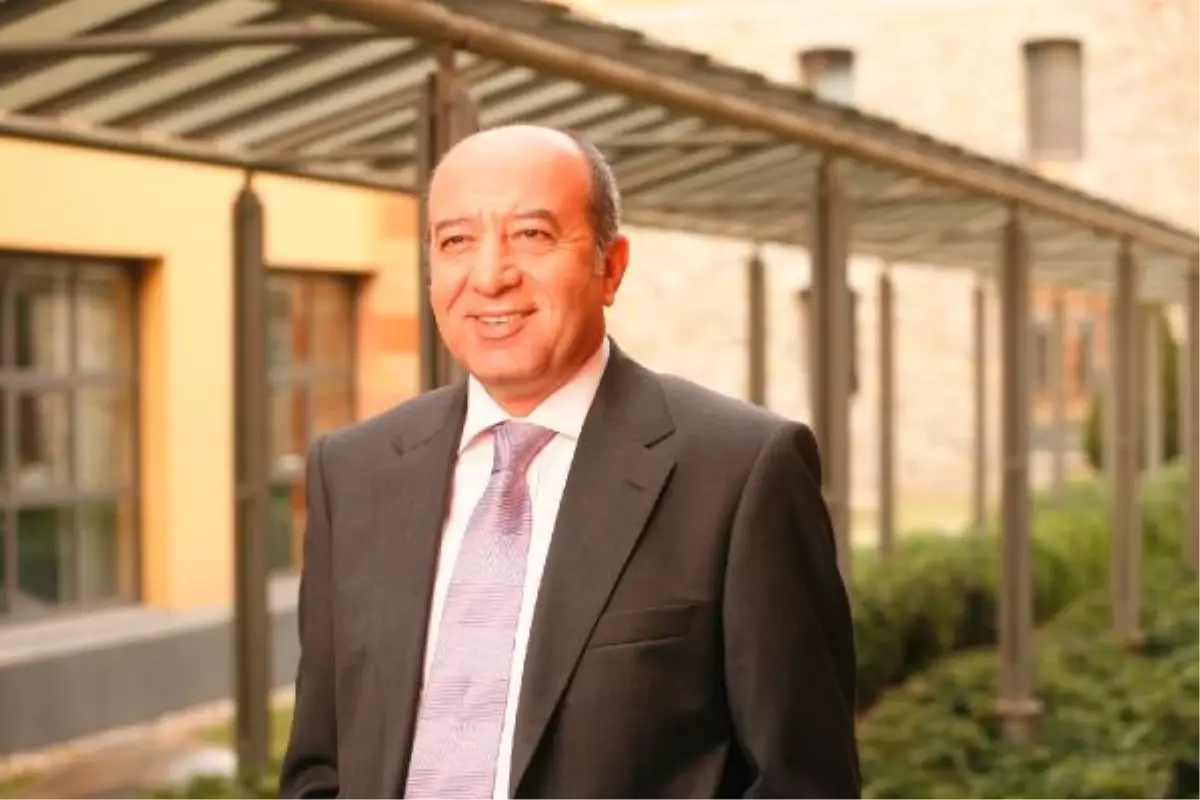 Doğan Holding Ceo\'luğuna Yahya Üzdiyen Getirildi