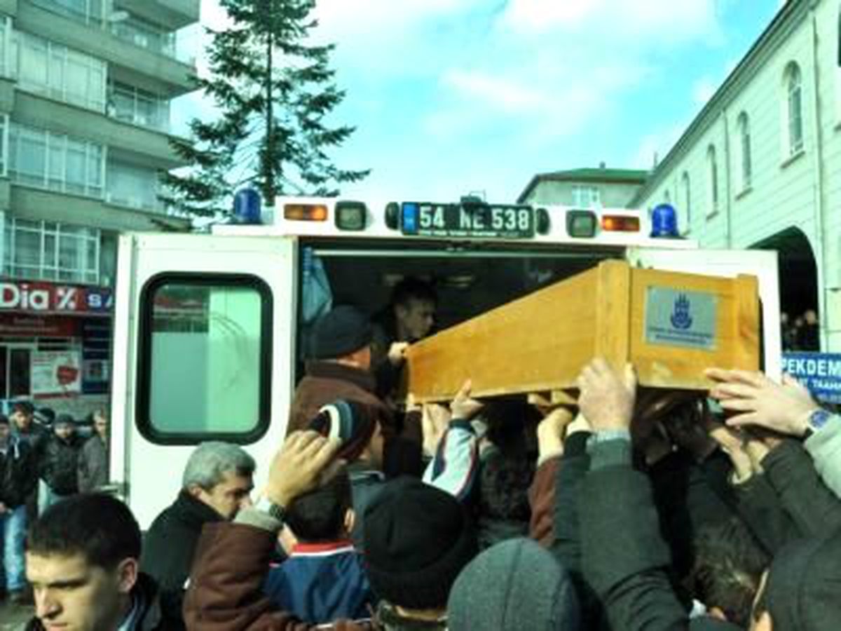 Hastanede İhmal Sonucu Öldüğü İddia Edilen Genç