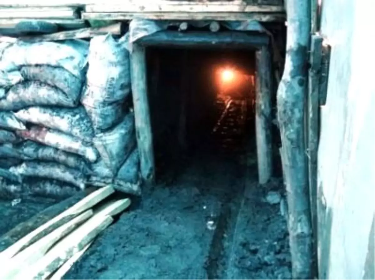 İki Çocuk Babası Madenci 21 Saattir Göçük Altında