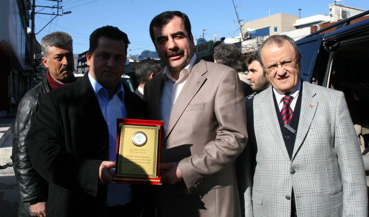 Karacahayıtlılardan AK Parti\'li Erdem\'e Teşekkür