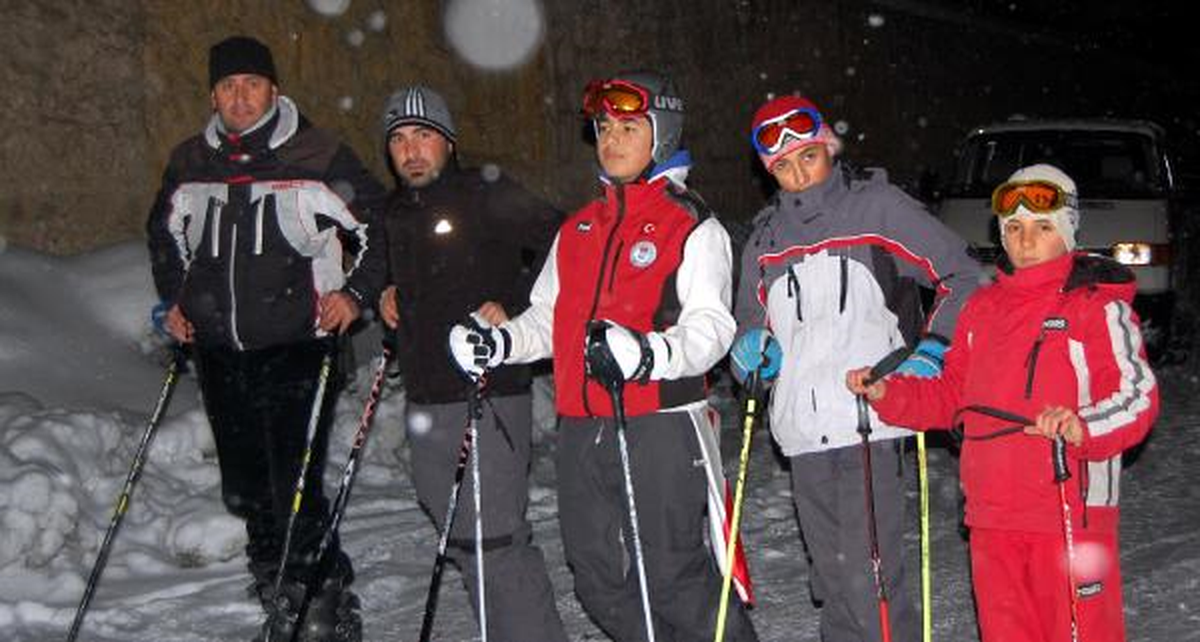 Kayakçılar Sokakta Antrenman Yapıyor
